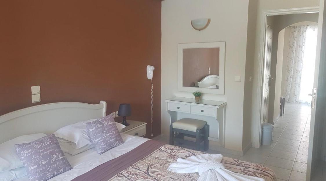 Poseidon Apartments Agia Efimia Buitenkant foto